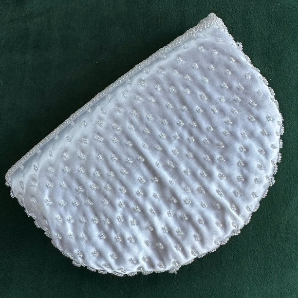 White Satin Beaded Clutch Bridal All-White Wedding Party Clamshell Shape - Picture 4 of 11